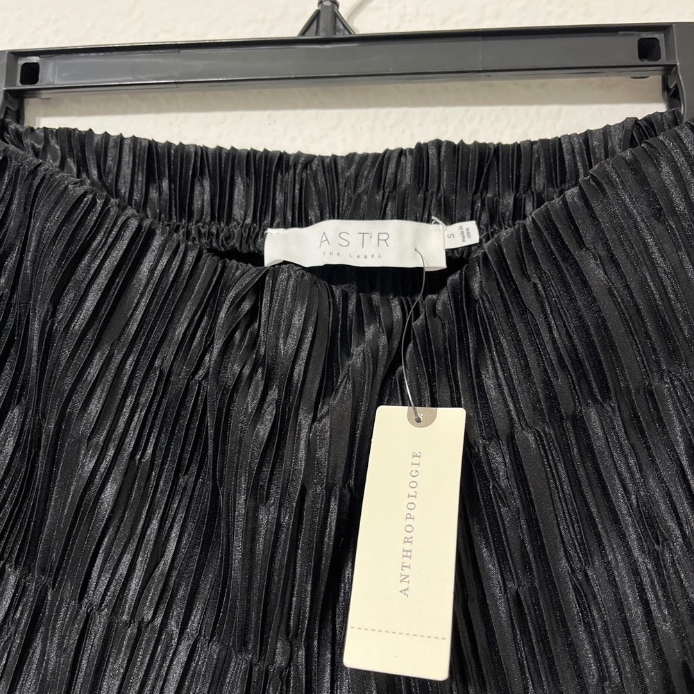 Anthropologie ASTR The Label Black Plisse Pants Minimalist Chic quiet luxury S - Picture 3 of 8